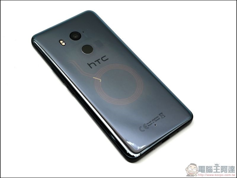 HTC U11+ 透明黑 開箱 -07