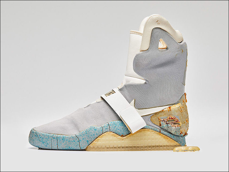 電影《回到未來 2》 OG Nike MAG 以超過 279 萬元高價售出 - 電腦王阿達