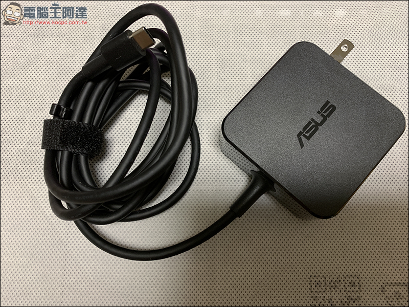 ELECJET 磁吸快充電源線 開箱動手玩： L 型轉角設計更安全，一線多用途超方便！ - 電腦王阿達