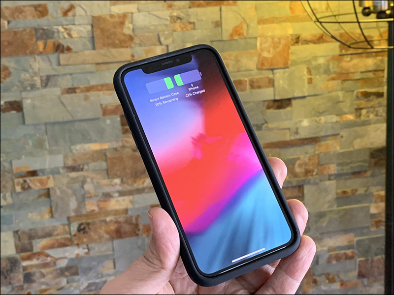 Apple iPhone XS/XS Max/XR 聰穎電池護殼 ，外媒測試發現 iPhone X 也能用（但前提是得接受開孔差異） - 電腦王阿達