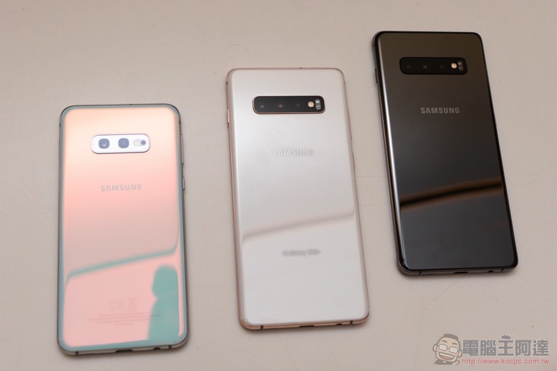 三星 Galaxy S10 系列發表動手玩，「可折疊」旗艦 Galaxy Fold 也如約正式降臨 - 電腦王阿達