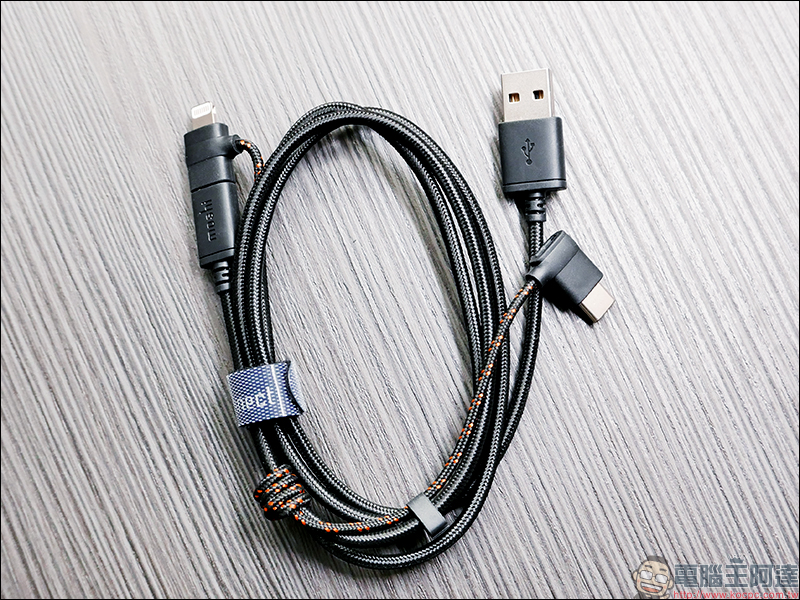 Moshi 三合一萬用充電線 開箱動手玩： Lightning＋USB-C＋MicroUSB 一條抵三條，三年保固超安心！ - 電腦王阿達