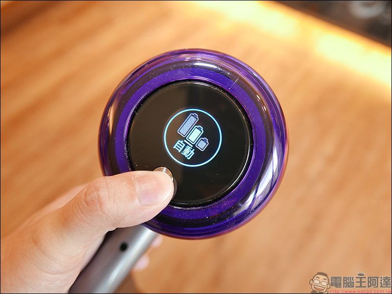 Dyson V11 Absolute 開箱 、評測、評價 最強無線吸塵器再進化，吸力更強、新增螢幕更實用 - 電腦王阿達