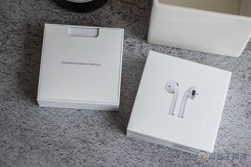 二代無線充電款 AirPods 使用體驗：更融入生活的真無線耳機 - 電腦王阿達