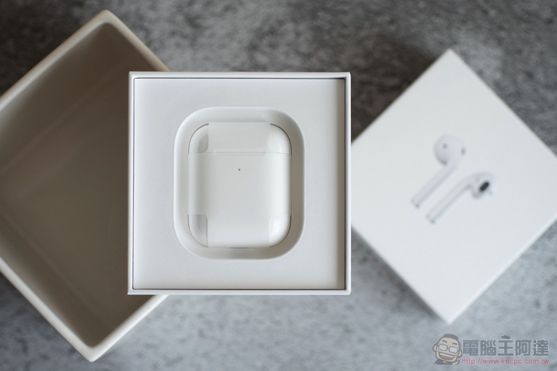 二代無線充電款 AirPods 使用體驗：更融入生活的真無線耳機 - 電腦王阿達