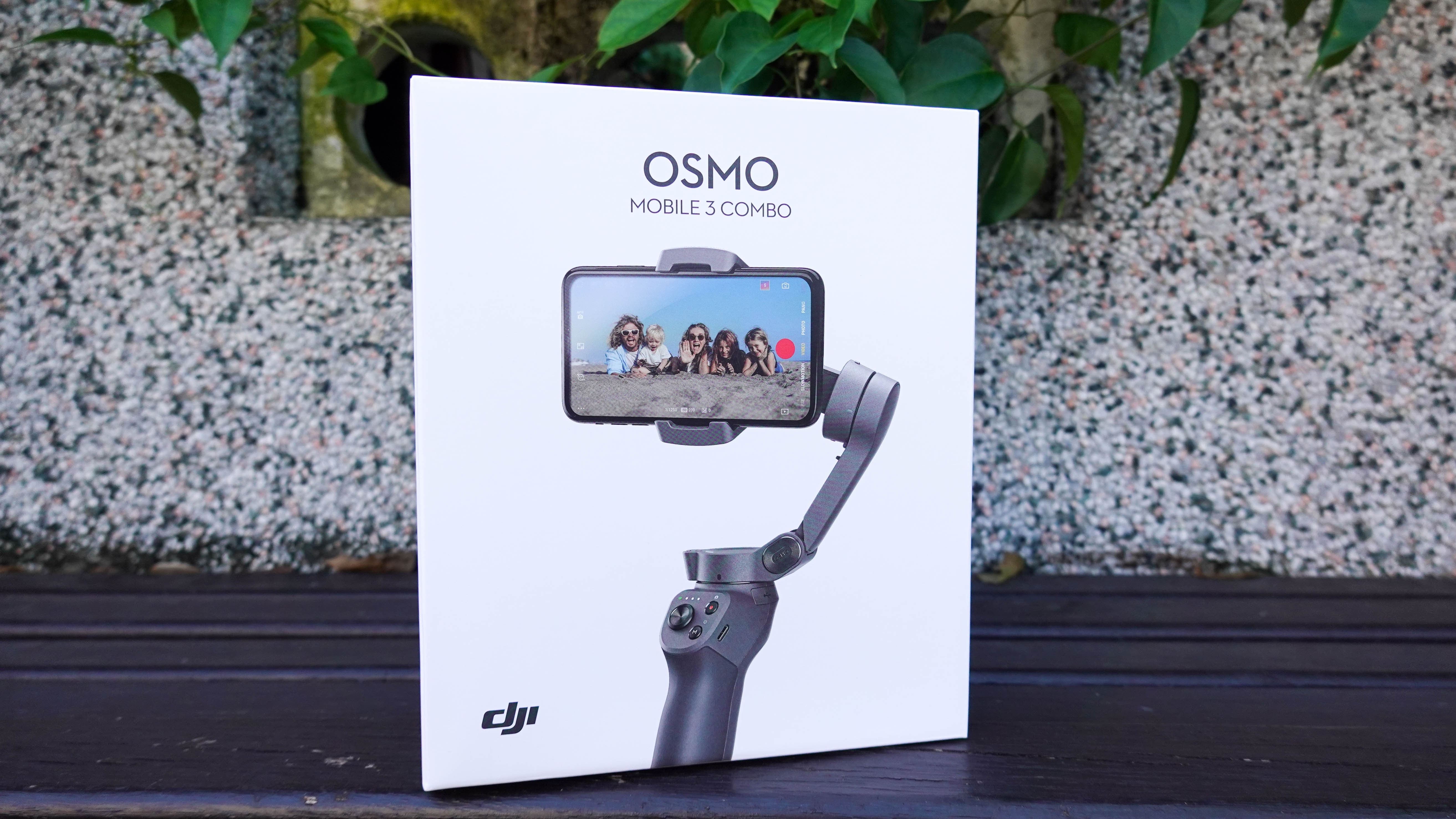 DJI Osmo Mobile 3 開箱只要3300元起，最接近完美的可折疊三軸穩定器