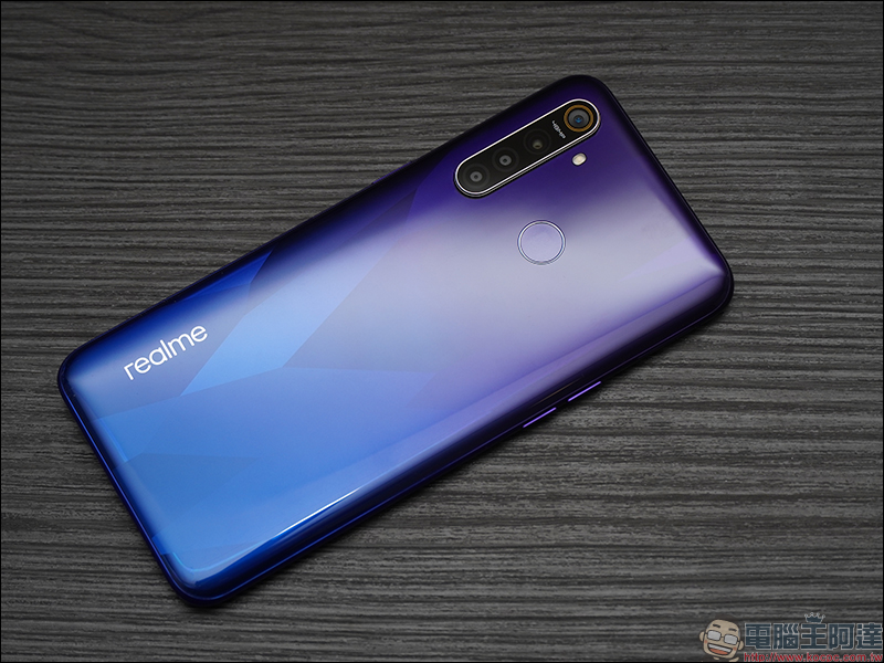 realme 5 Pro 開箱 、評測、動手玩：4800萬畫素四鏡頭主相機、高通S712處理器、4035mAh大電量、VOOC 3.0 閃充 - 電腦王阿達