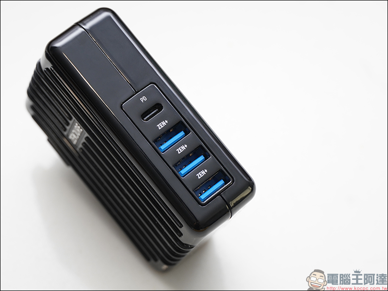 Zendure SuperTank 地表最強行動電源 開箱動手玩：27,000mAh 、USB-C PD(100W+60W)雙輸出、可充筆電、可帶上飛機（同場加映：Zendure 多款強悍充電配件） - 電腦王阿達