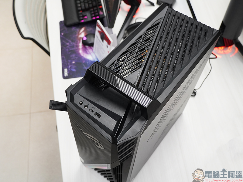 華碩 ROG Zephyrus G14 電競筆電超吸睛 LED 上蓋自由打造專屬燈效、 ROG Strix GA15/GA35 電競桌機動眼看 - 電腦王阿達