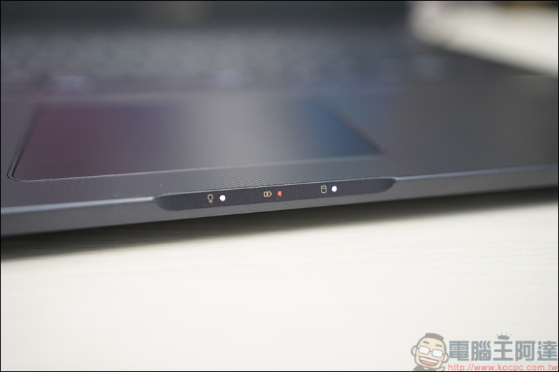 ASUS ProArt StudioBook 17 (H700) 開箱，搭載Pantone認證高色彩精準度螢幕的創作者筆電 - 電腦王阿達