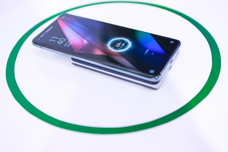 OPPO 展示可支援 20W 無線充電 MagVOOC 磁吸閃充技術與隔空充電原型 - 電腦王阿達