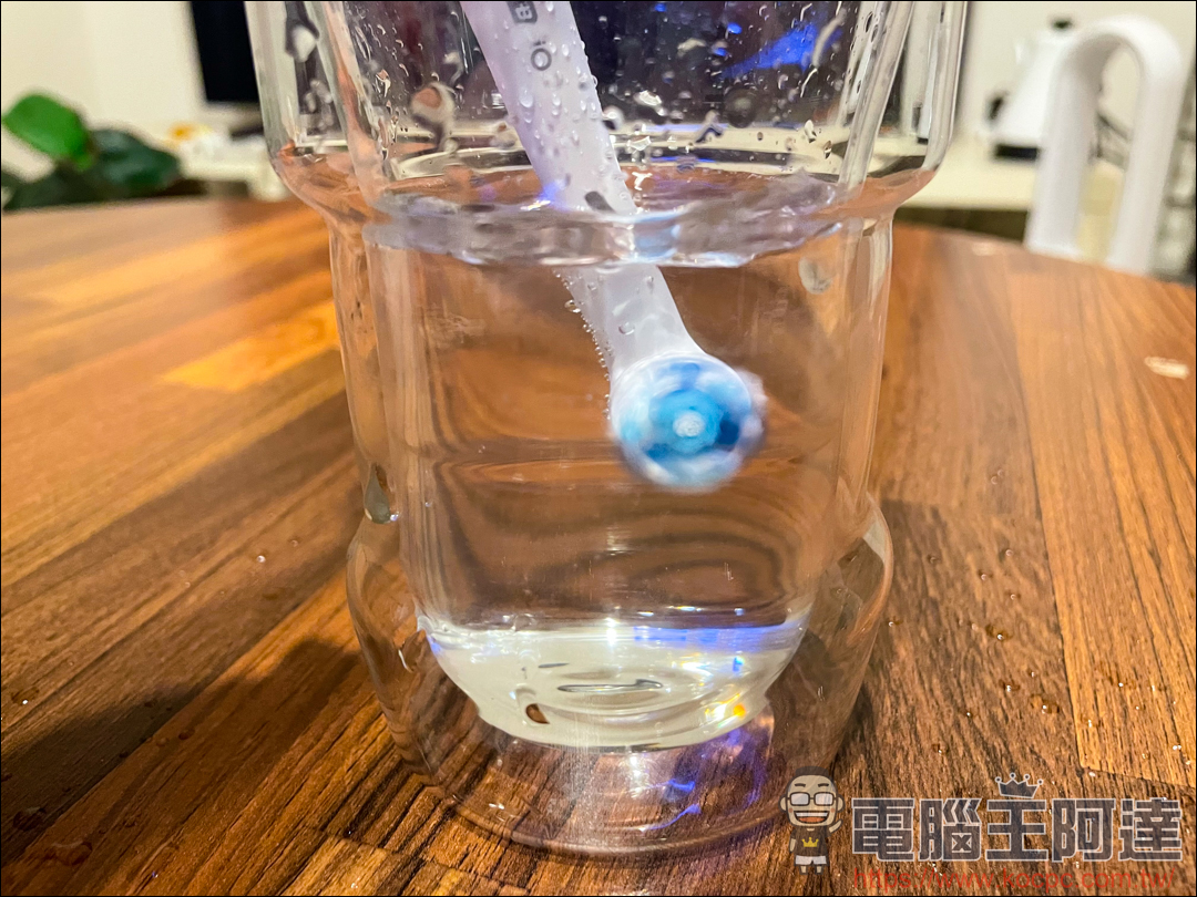 【德國百靈 Oral-B iO 系列微震科技電動牙刷】用科技專業刷牙真的好簡單！ - 電腦王阿達