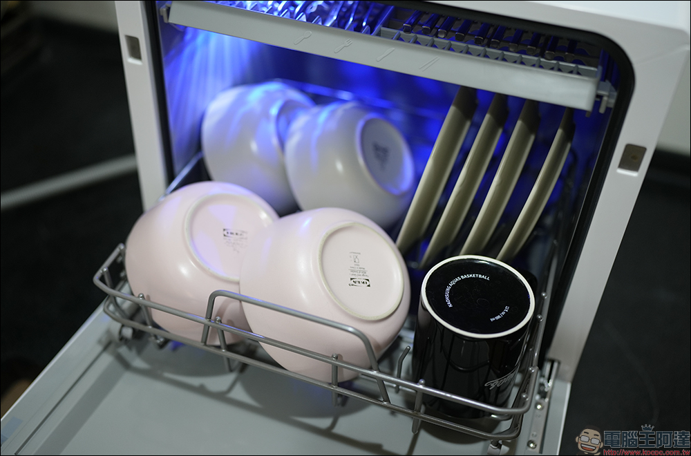 Bongcom SW1 洗碗機開箱｜免安裝，屬於年輕人與小資家庭的第一台洗碗機｜洗淨、烘乾、消毒、儲存4合1 - 電腦王阿達