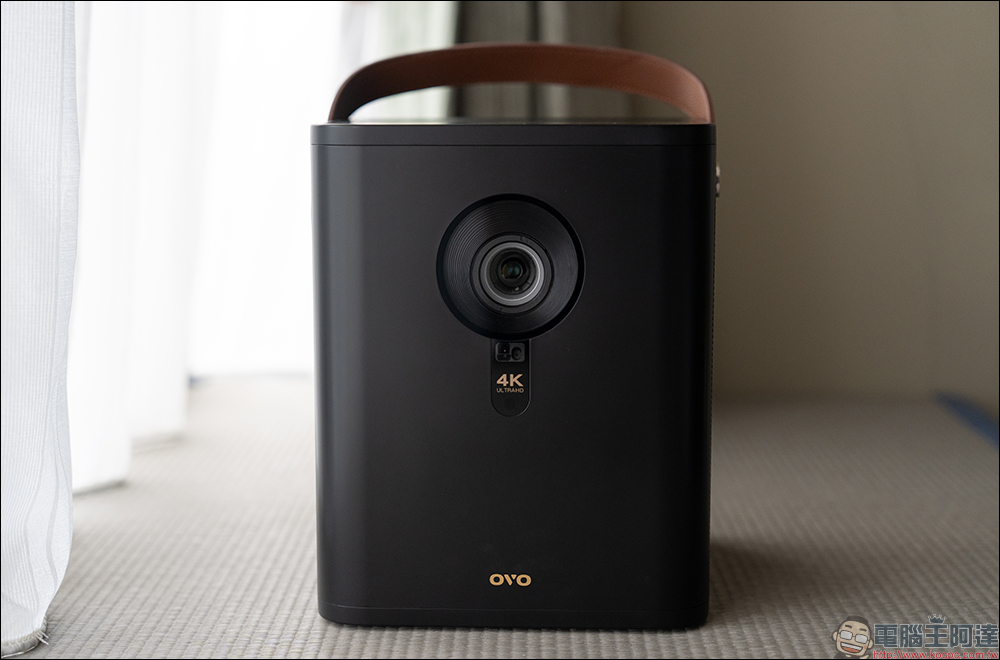 OVO K9 真 4K 無框電視開箱｜4K 高畫質與超高亮度兼具智慧投影機，最大 300 吋！低延遲遊戲不卡頓、還能唱歌！ - 電腦王阿達