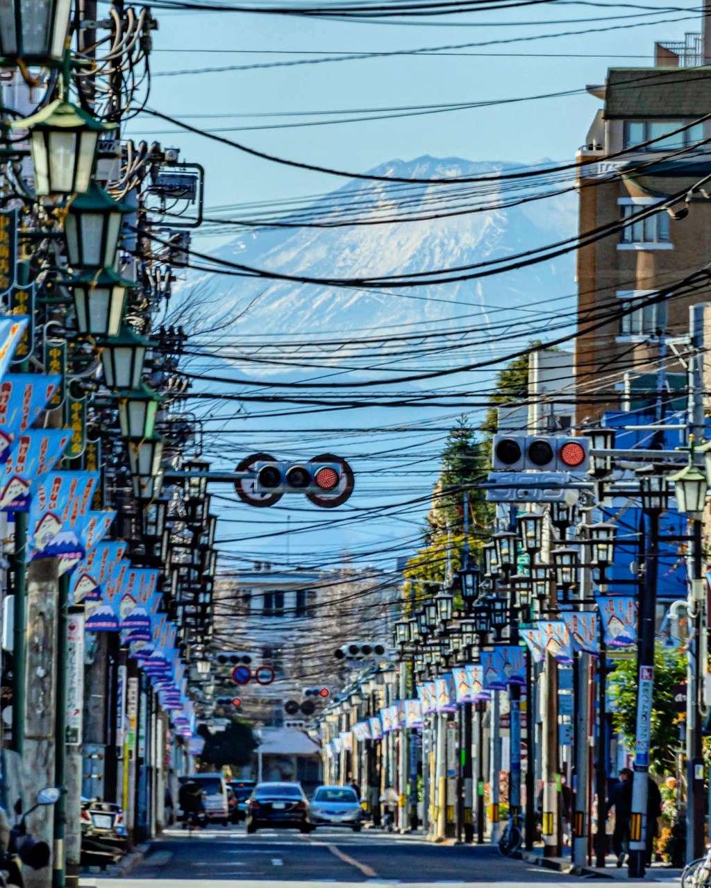 日本建商選擇拆除即將完工的公寓，為富士山美景讓路 - 電腦王阿達