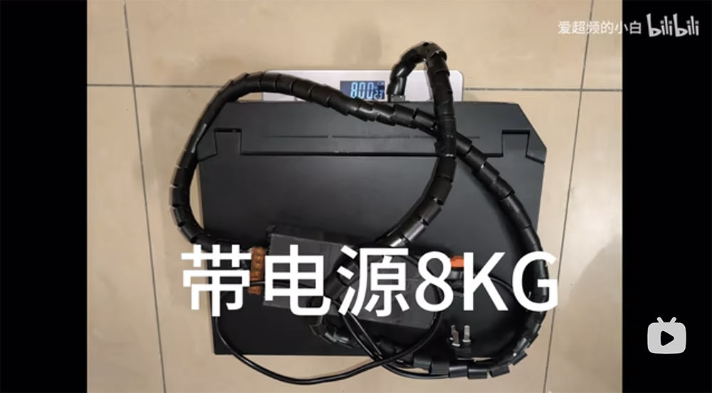 中國 UP 主成功將 RTX 4090 桌機顯卡塞進筆電，效能猛但重量達到 8 公斤 - 電腦王阿達