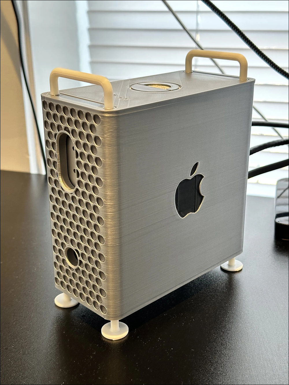 超可愛！M4 Mac mini 變身 Mac Mini PRO ，還有更多 3D 列印解決電源鍵在底部的設計方案 - 電腦王阿達